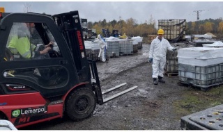 Tak wygląda wielkie sprzątanie w Chabielicach. Mauzery z odpadami opuszczają składowisko [Wideo, foto]