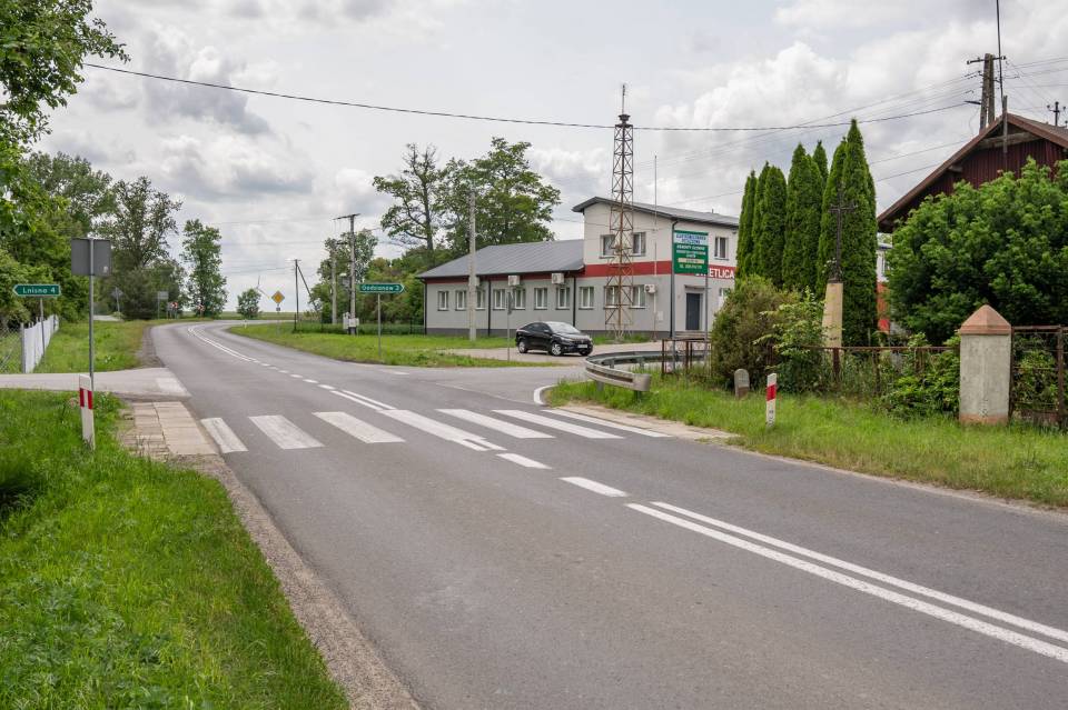 Miejscowość Byczki zyska nową drogę, zatoczki autobusowe i bezpieczne przejście dla pieszych.
