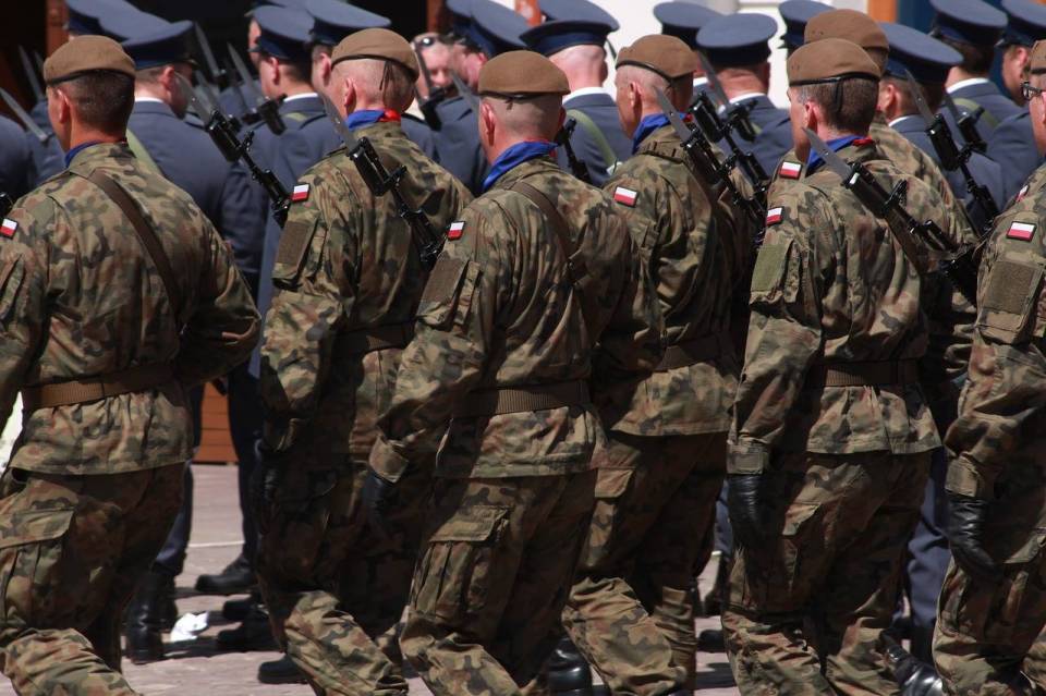 soldiers-3516291_1280